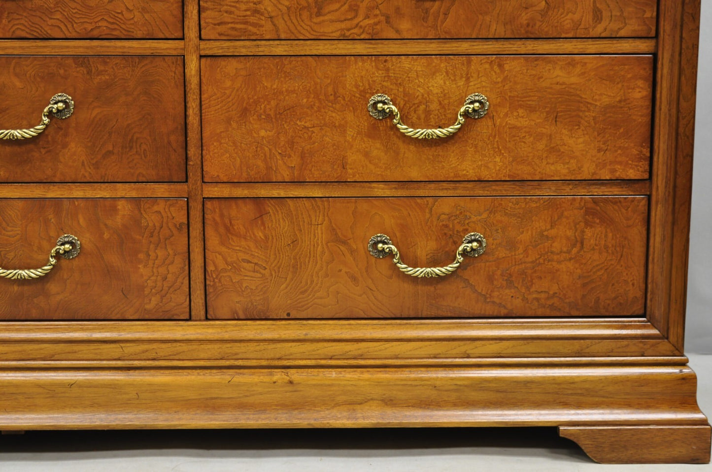Thomasville Elysee French Country Burl Wood 12 Drawer Dresser Credenza