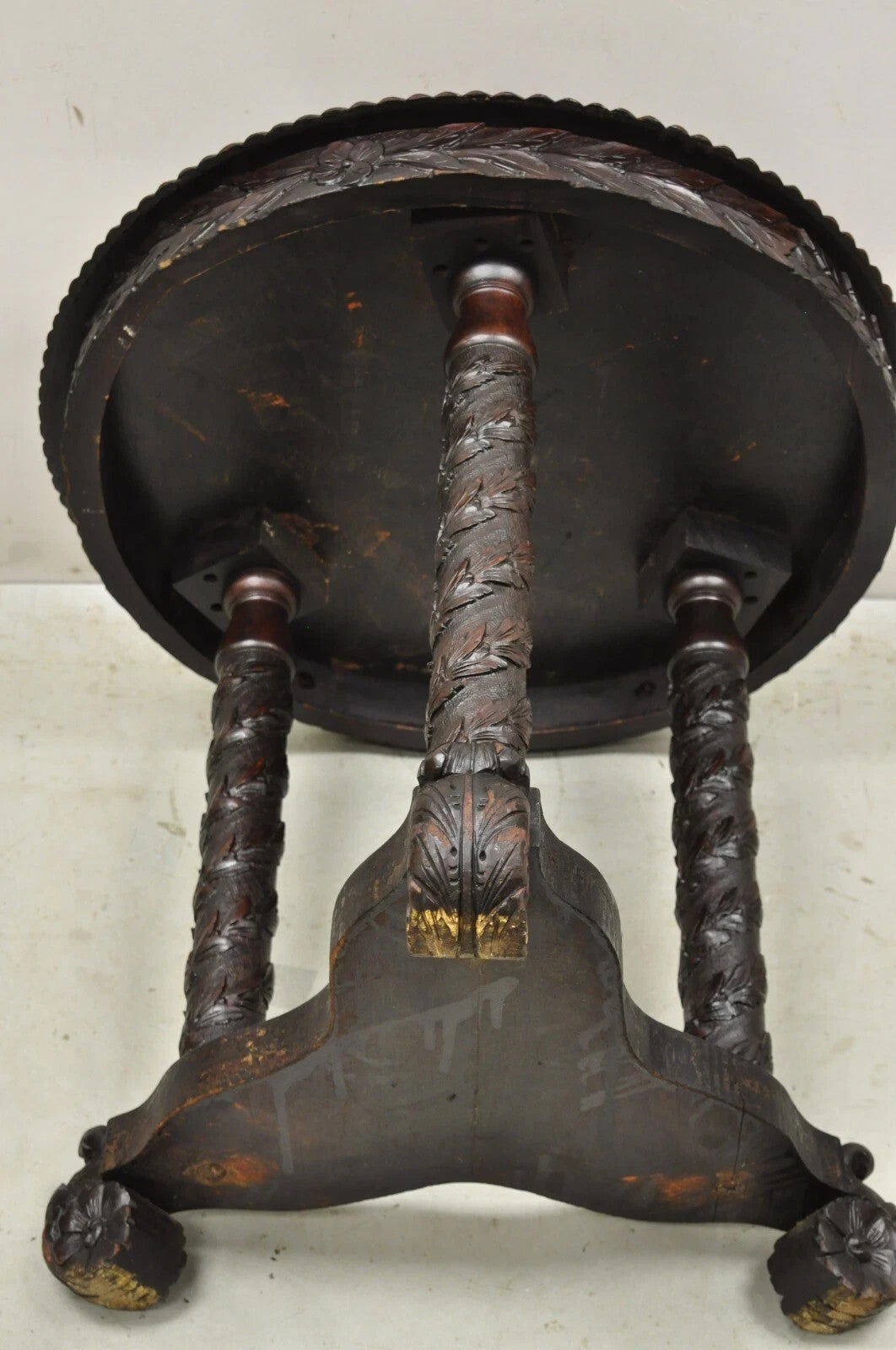 Antique American Empire Floral Spiral Carved Mahogany Round Center Side Table