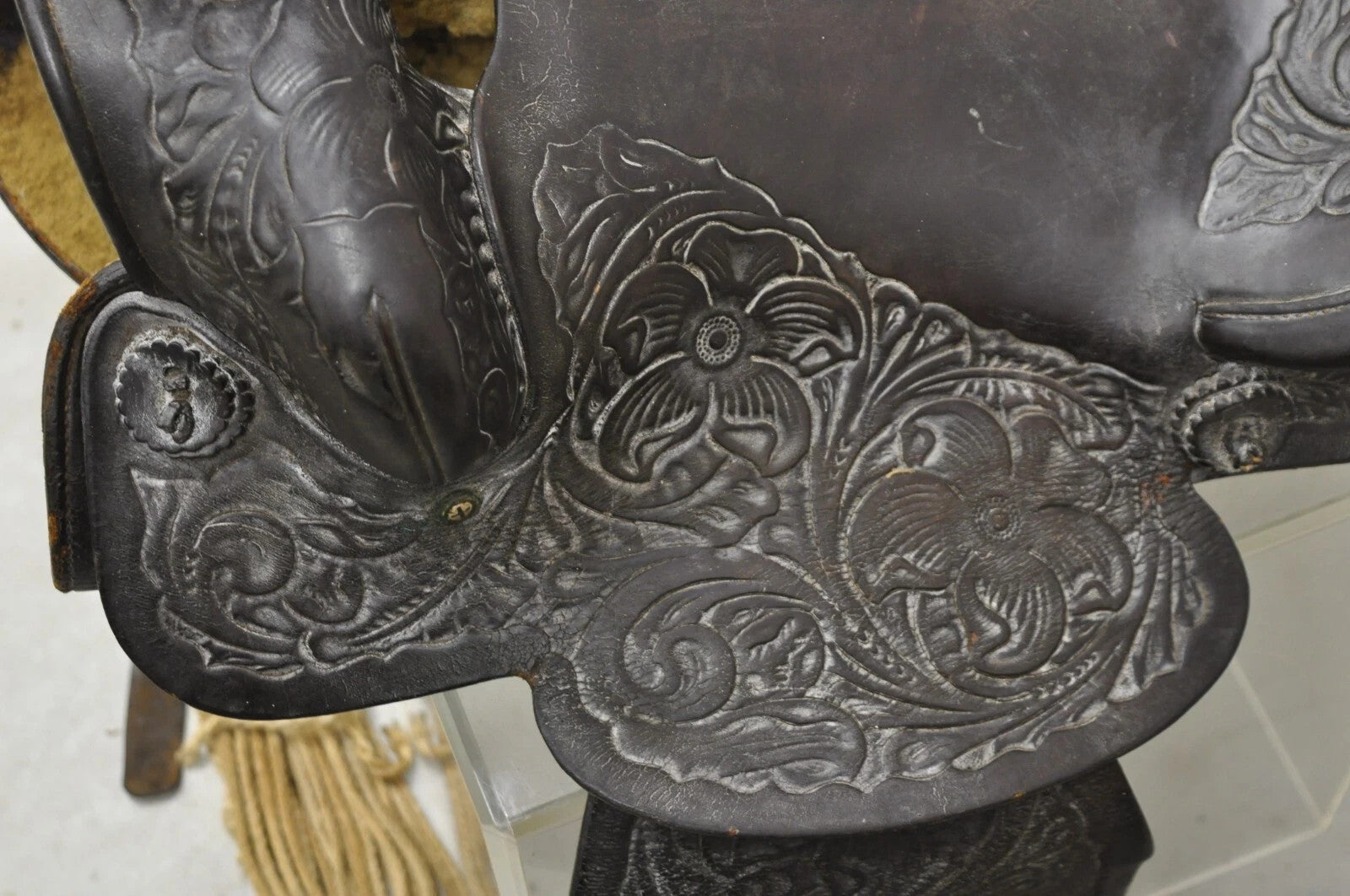 Vintage Brown Tooled Leather Floral Embossed 15" Seat Horse Riding Saddle
