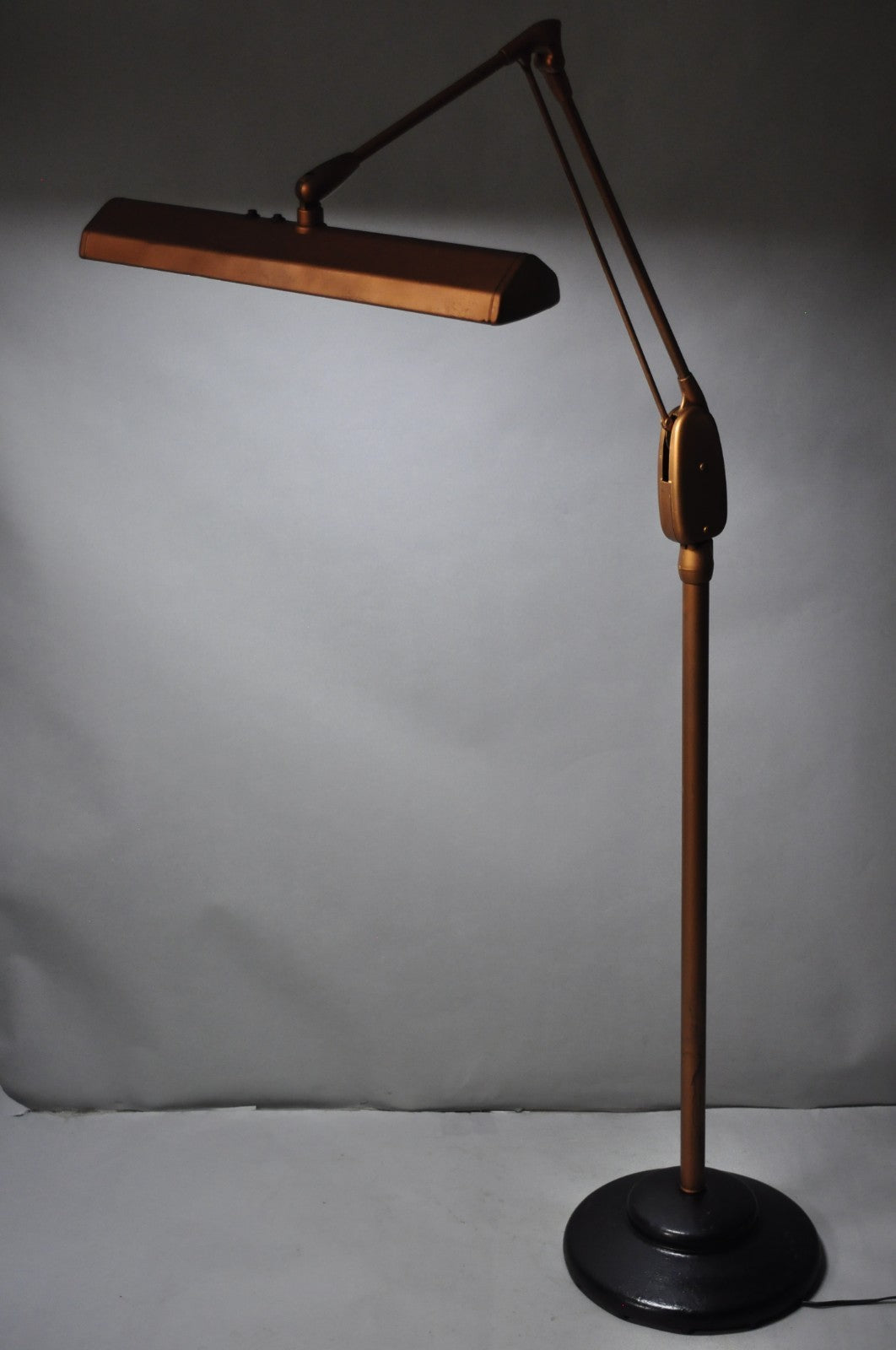 Vintage Dazor Industrial Modern Floating Tall Adjustable Metal Task Floor Lamp