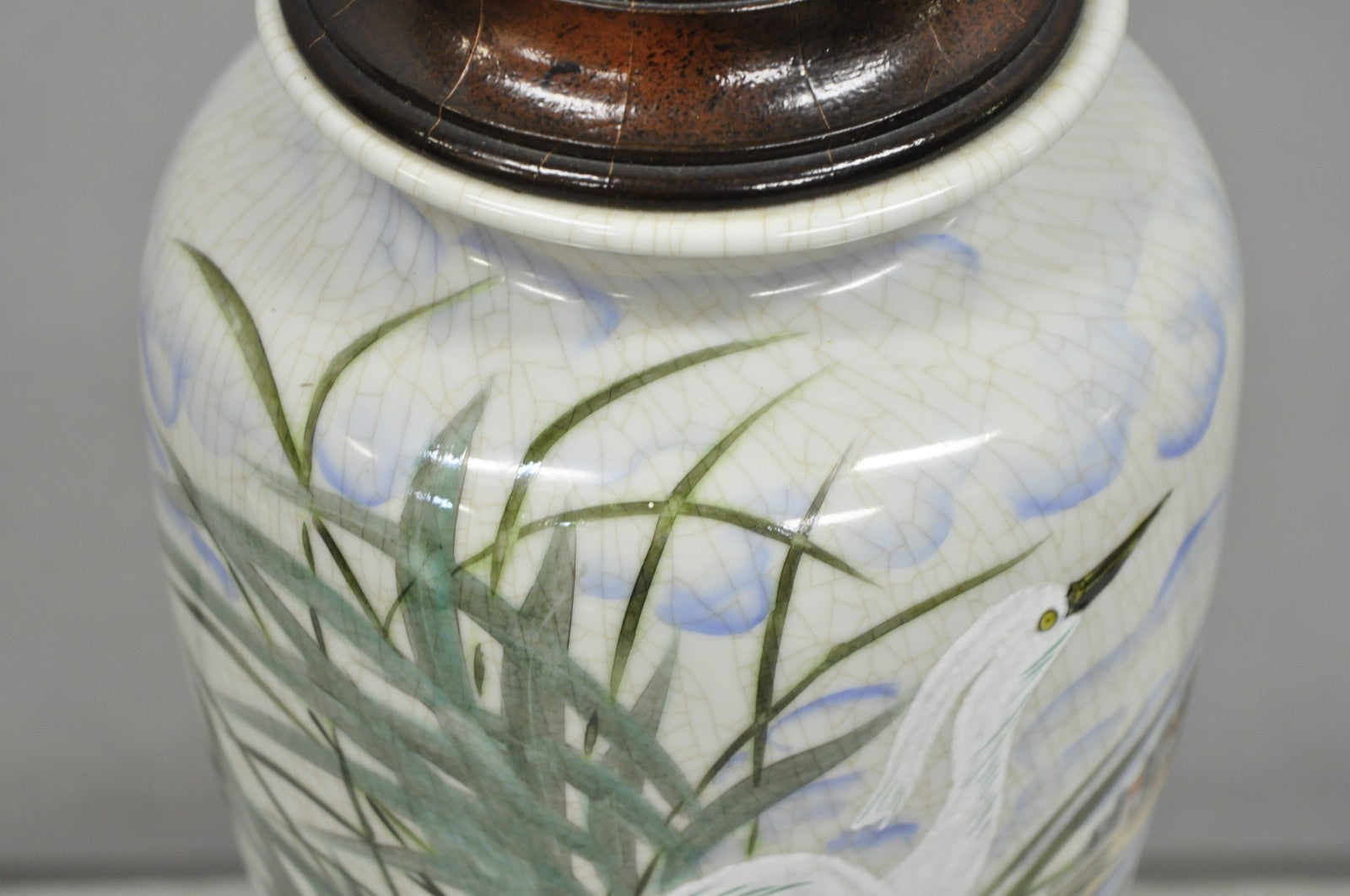 Vintage Chinoiserie Chinese Porcelain Jardiniere Table Lamp w Painted Crane Bird
