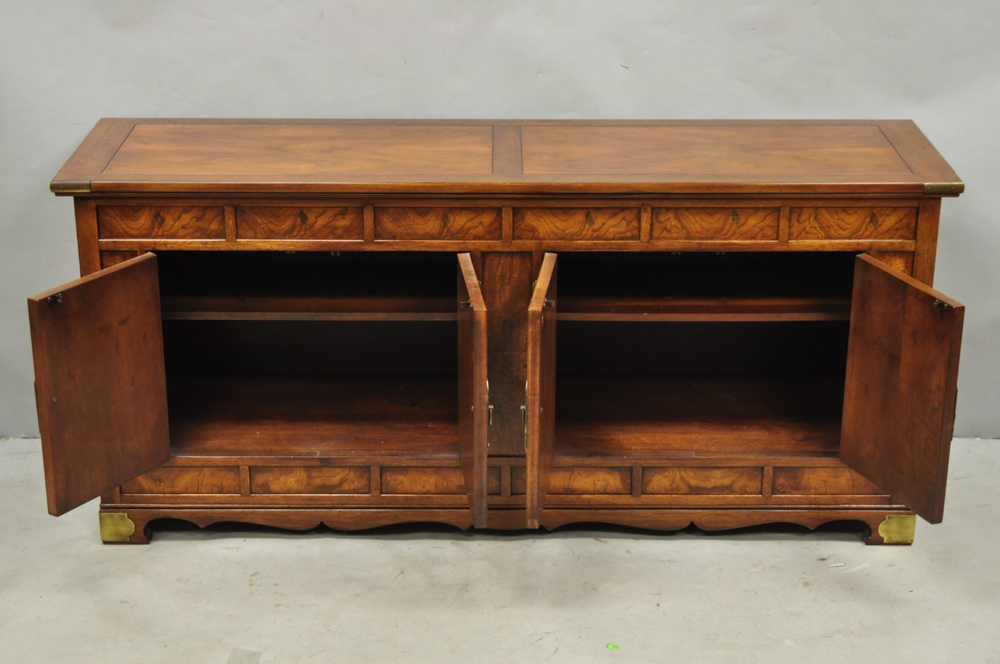 Vintage Henredon Chinoiserie Brass Butterfly Burl Wood Credenza Cabinet Buffet