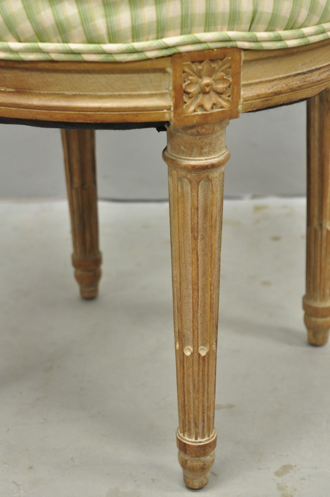 Vintage French Country Louis XVI Style Round Seat Carved Vanity Stool Chair