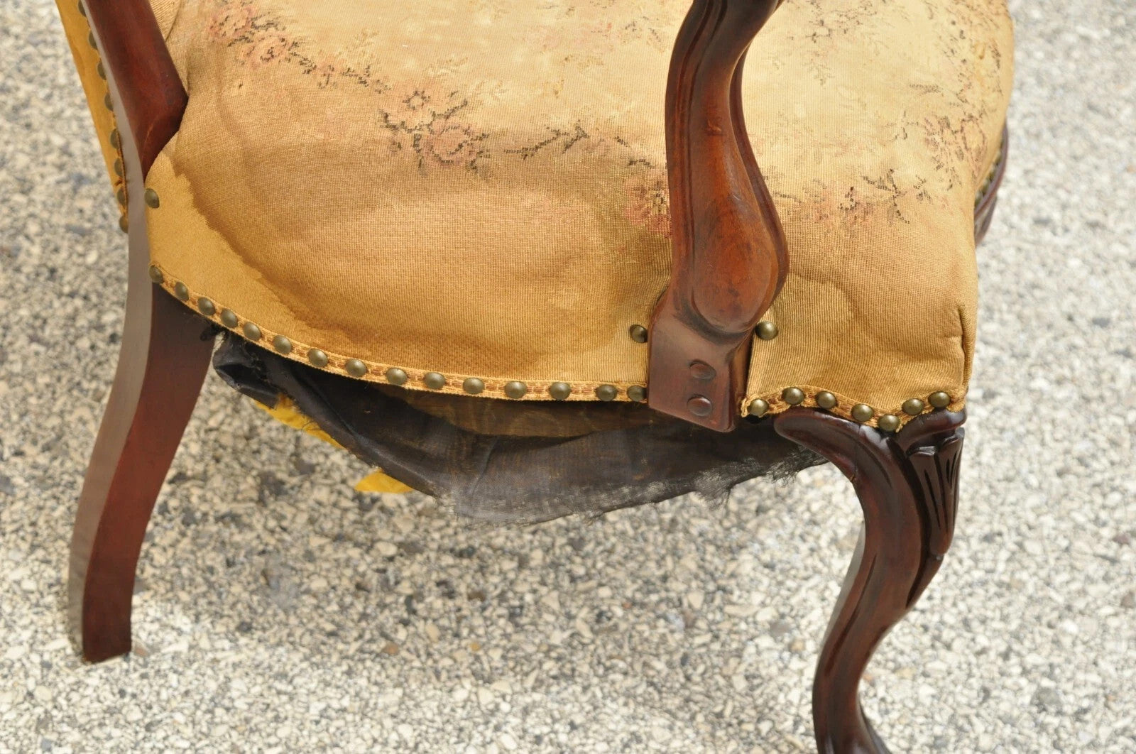 Vintage French Victorian Style Carved Mahogany Frame Lounge Parlor Arm Chair
