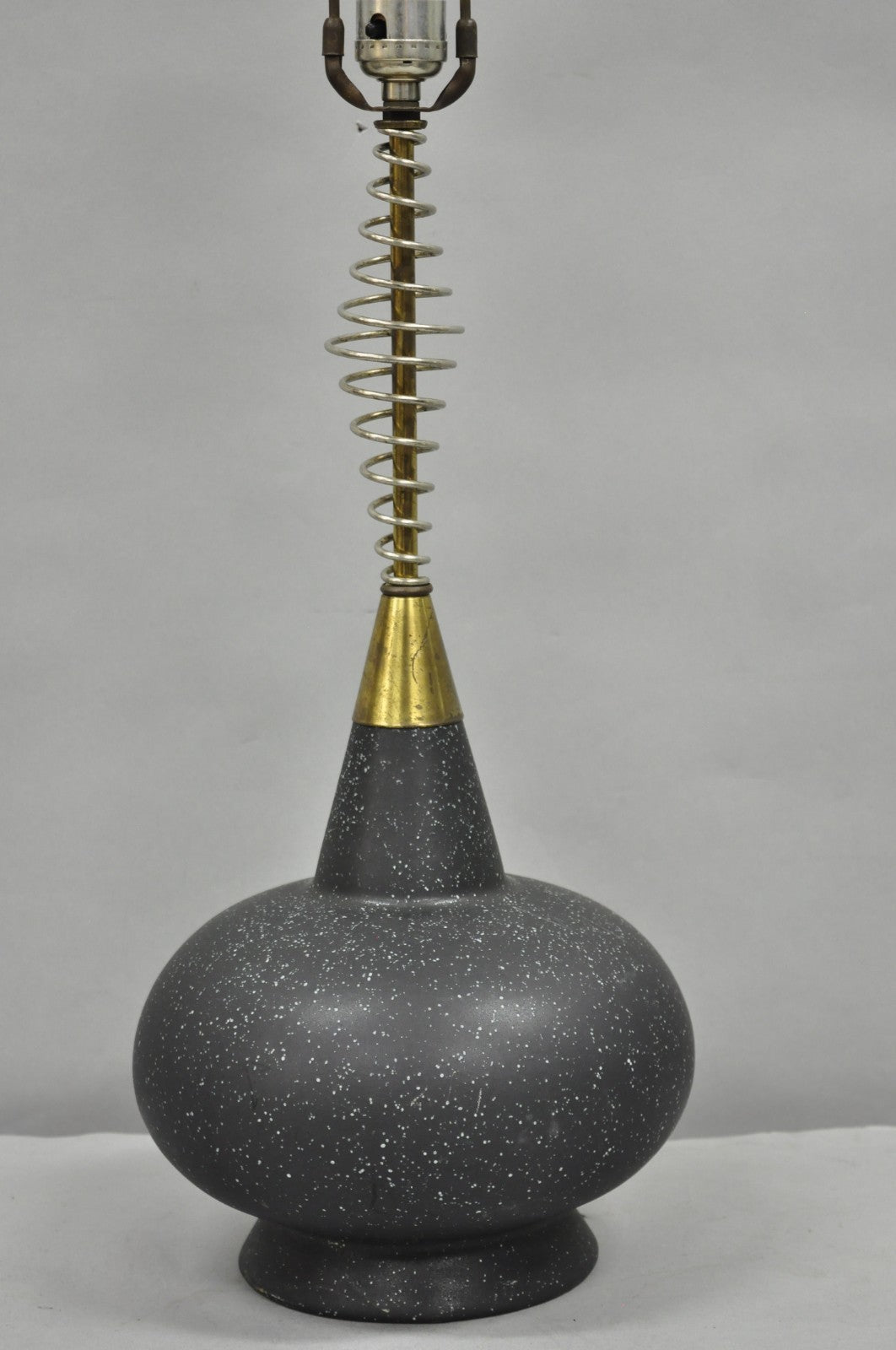 Vintage Mid Century Modern Black Bulbous Ceramic Pottery Table Lamp w/ Spring