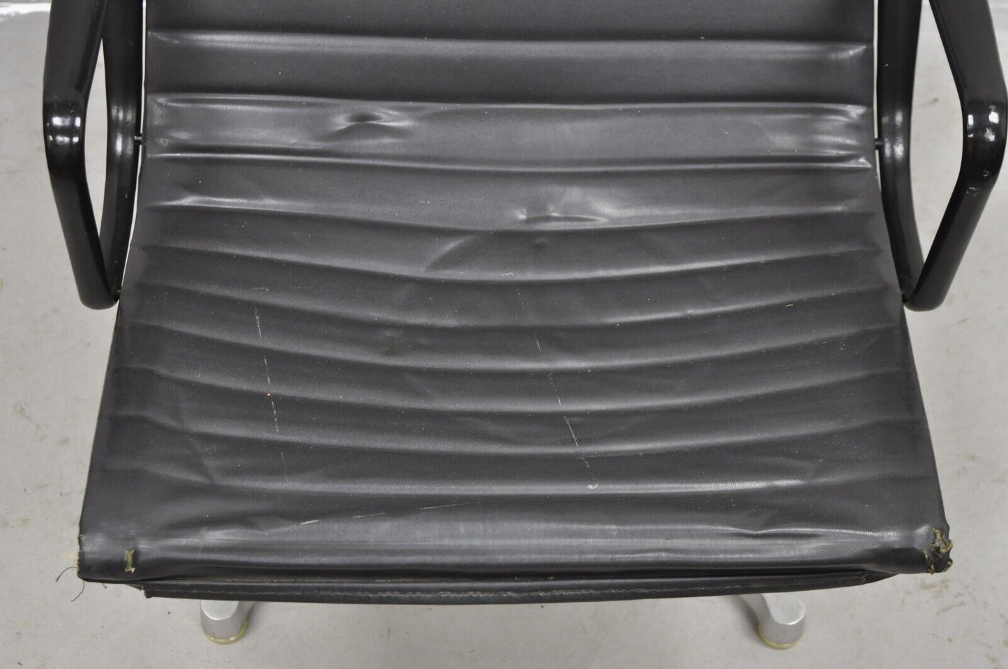 Vintage Herman Miller Charles and Ray Eames Design Swivel Aluminum Group Chair