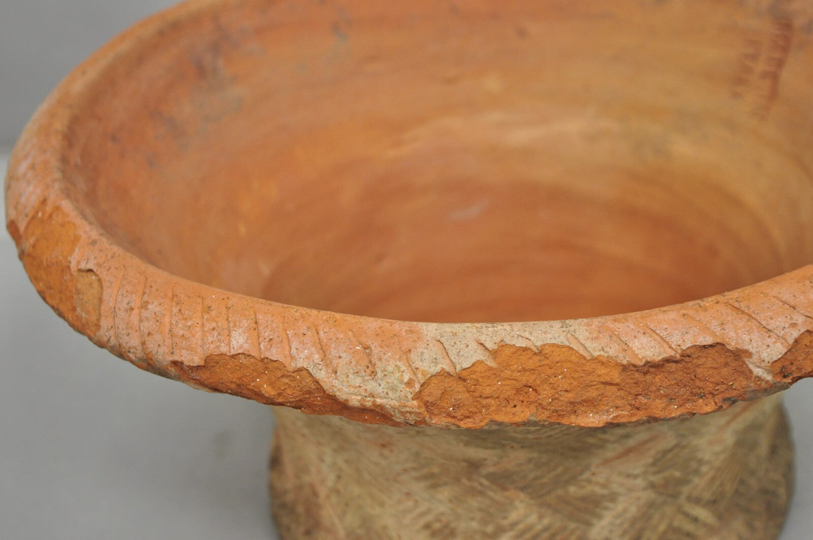 Vintage Carbone Terracotta Pottery Basket Weave Garden Old World Planter Pot