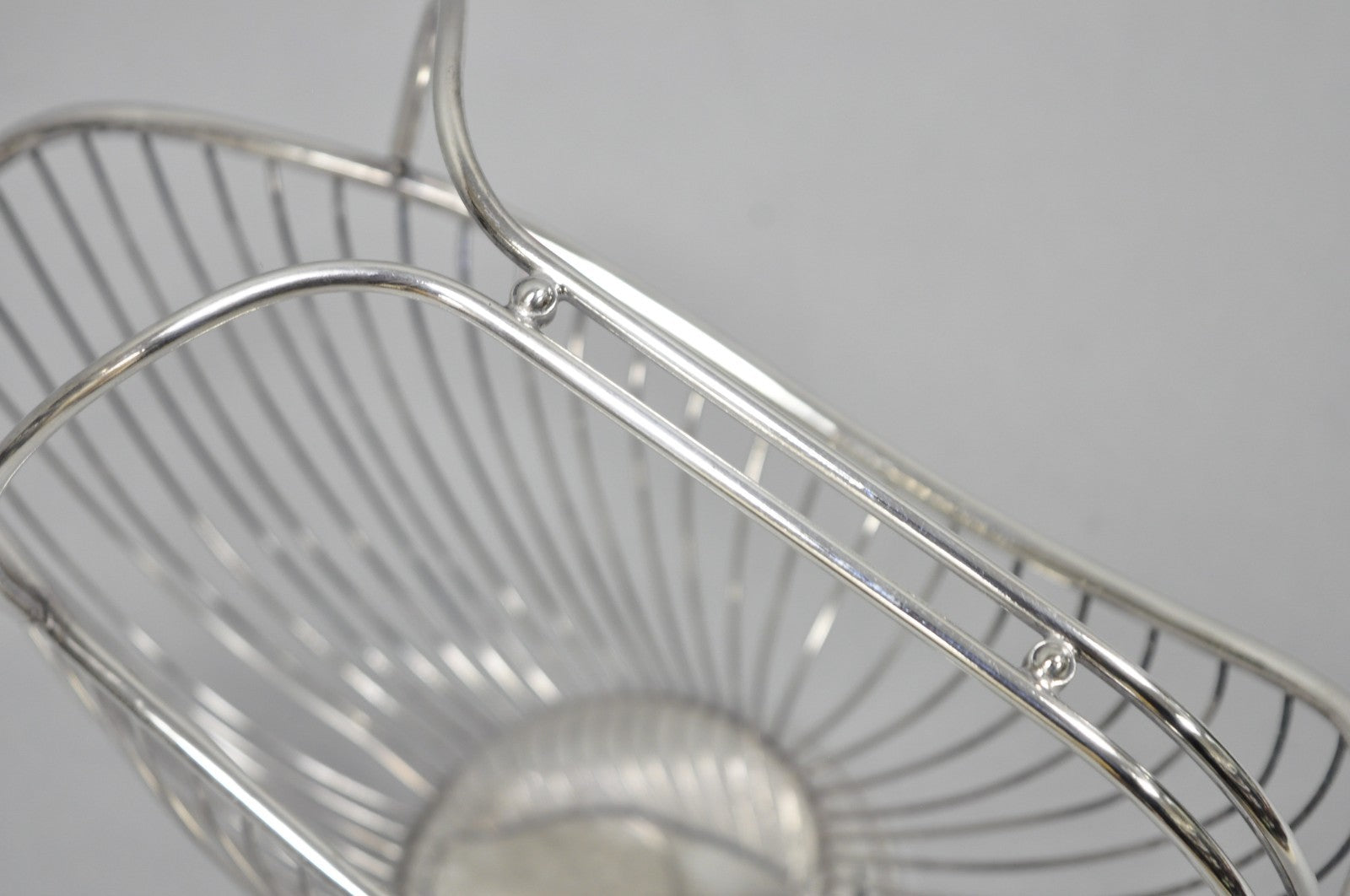 Vintage Mid Century El De Uberti Italy Silver Plated Wire Wine Bottle Holder