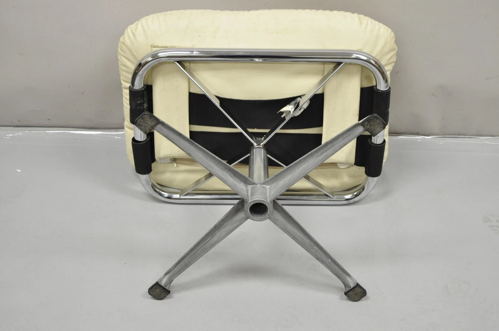 Vintage Directional Mid Century Modern Tubular Aluminum Base Swivel Ottoman