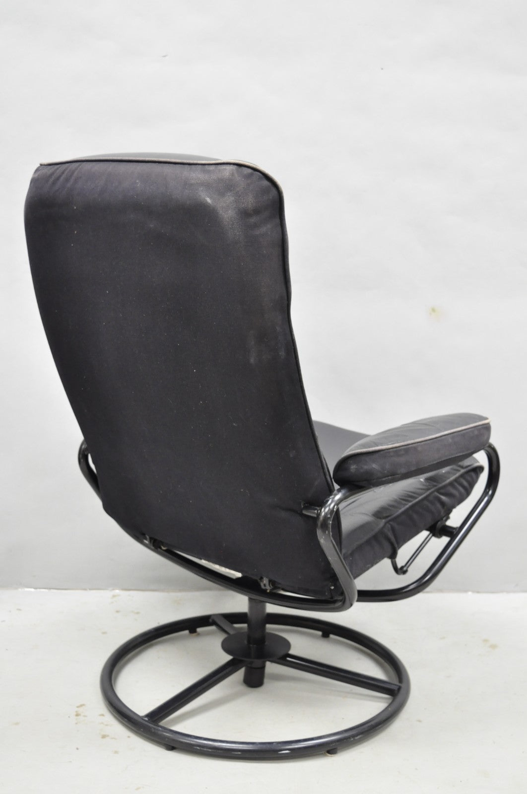 Vintage Black Leather Ekornes Stressless Style Swivel Recliner Lounge Chair