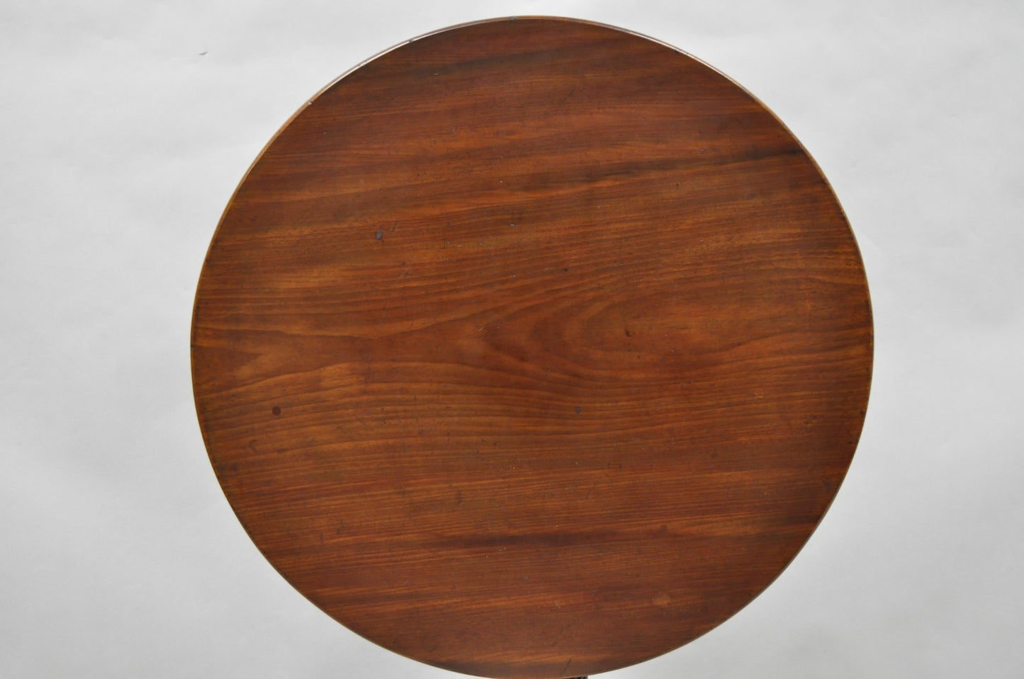 Antique English George III Queen Anne Style Mahogany Tilt Top Round Tea Table