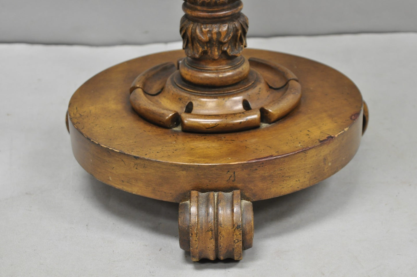 Vintage Chinoiserie English Regency Style Carved Wood Side Table Floor Lamp