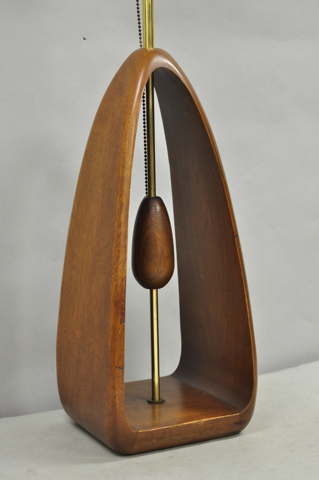 Vintage Modeline Mid Century Modern Sculpted Walnut Pull Chain Table Lamp