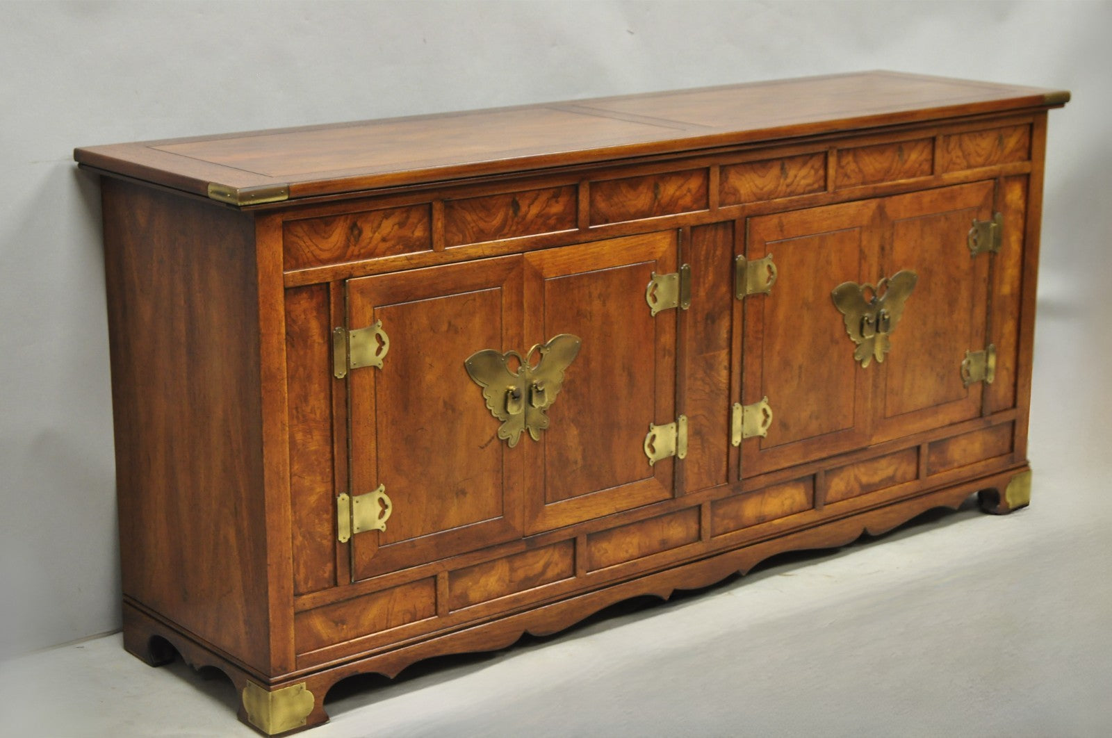 Vintage Henredon Chinoiserie Brass Butterfly Burl Wood Credenza Cabinet Buffet