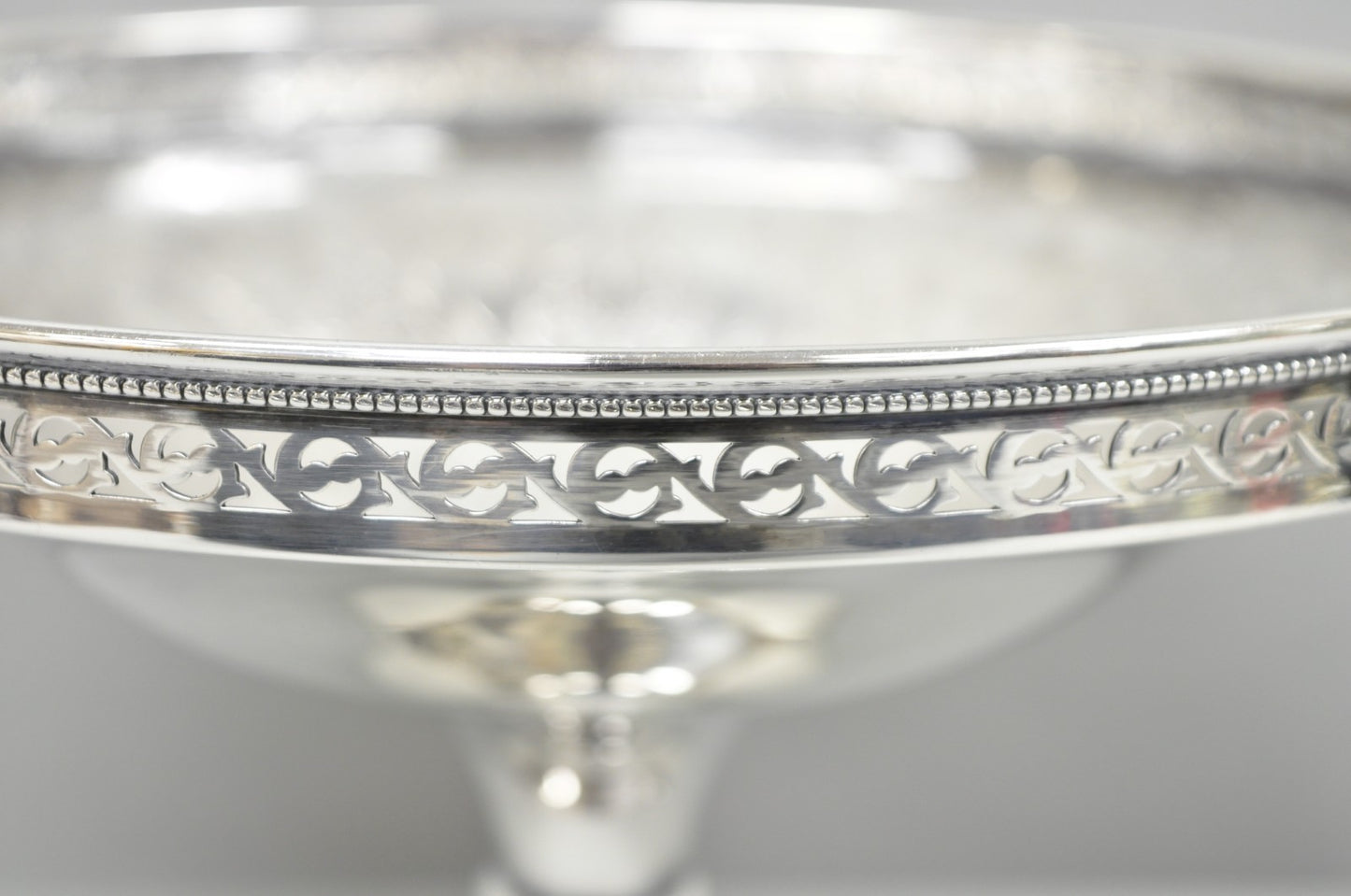 Vintage Barker Ellis England Silver Plated Pedestal Compote Tazza Candy Dish