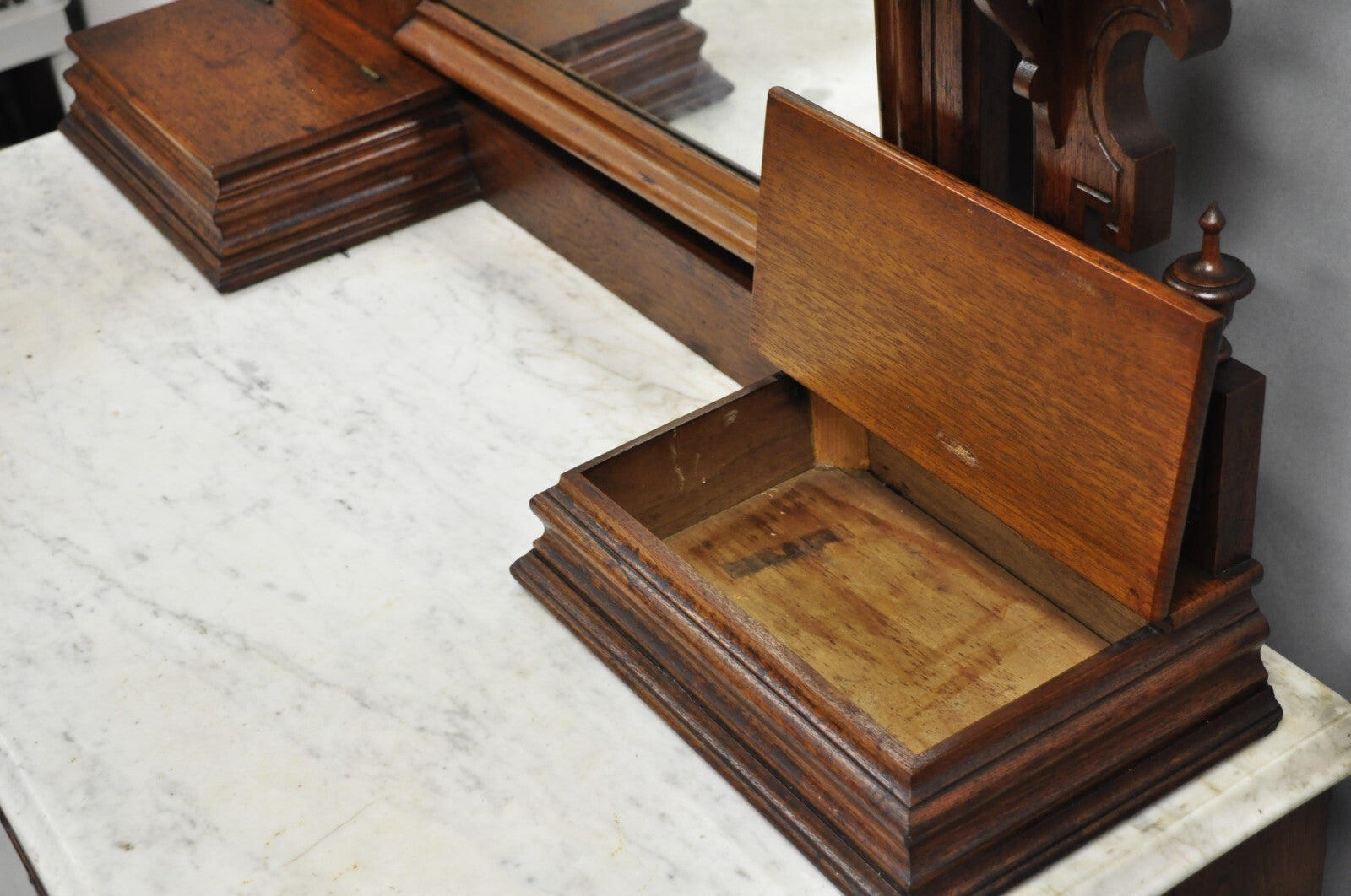 Antique Eastlake Victorian Carved Walnut Marble Top Washstand Dresser w/ Mirror