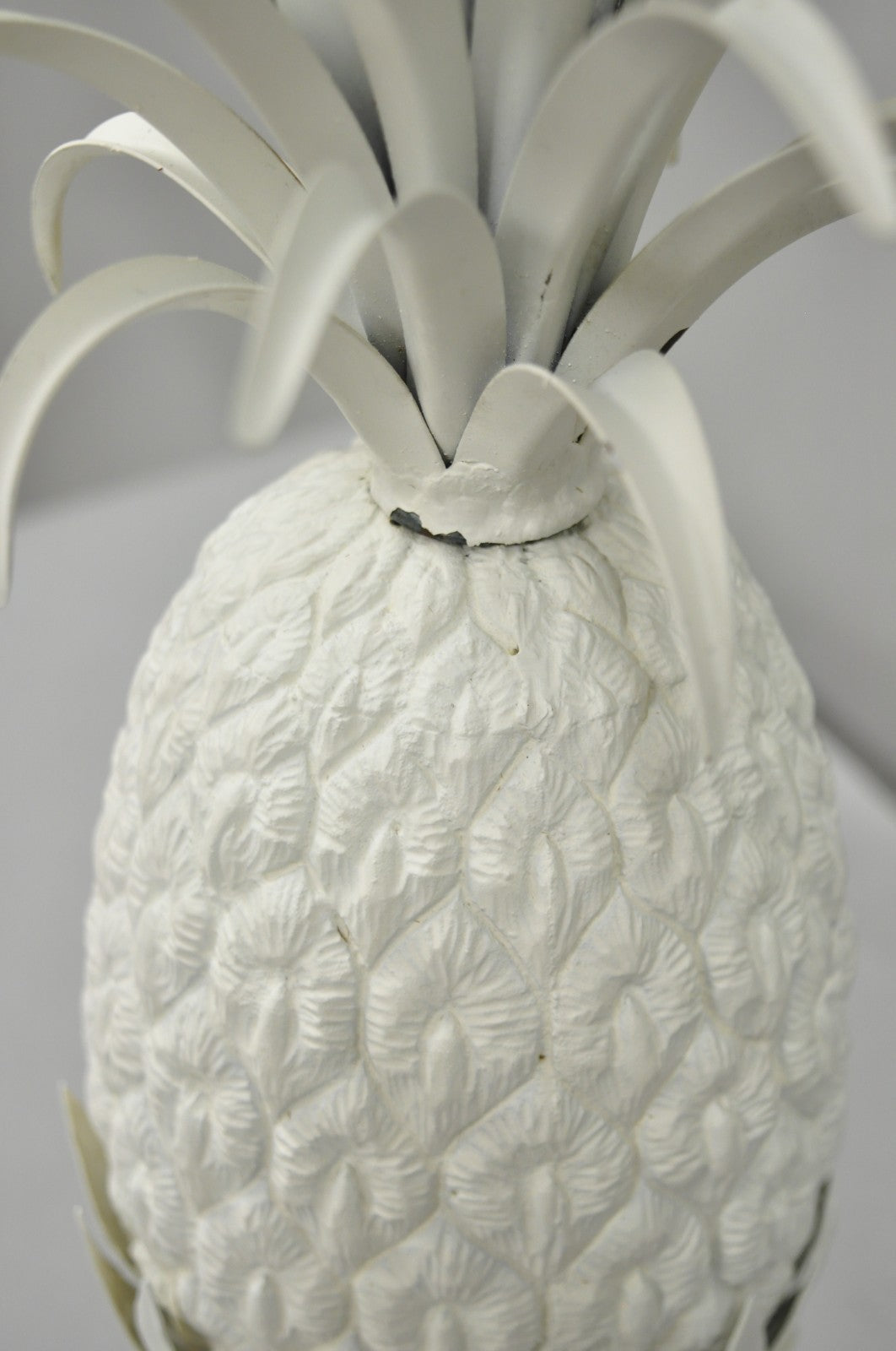 Vintage Italian Hollywood Regency White Tole Metal Figural Pineapple Table Lamp