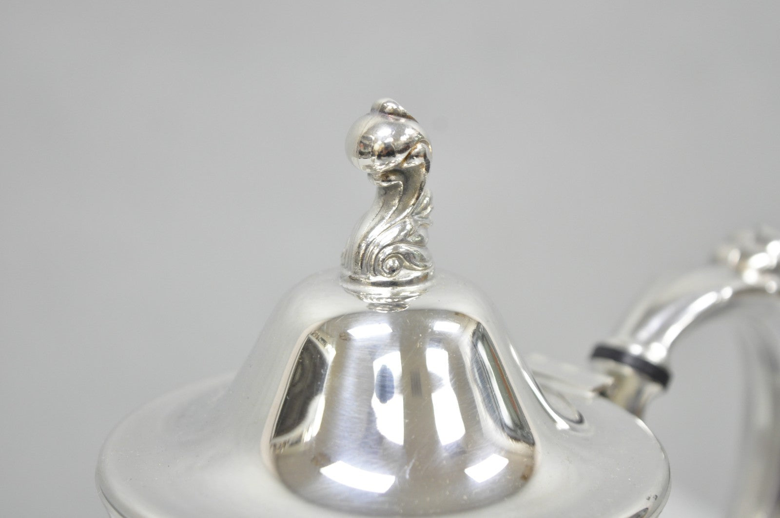Vintage Oneida Victorian Style Silver Plated Victorian Teapot Coffee Pot