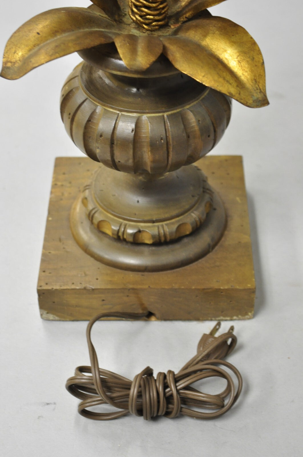 Vintage Italian Hollywood Regency Gold Gilt Leafy Iron Artichoke Table Lamp