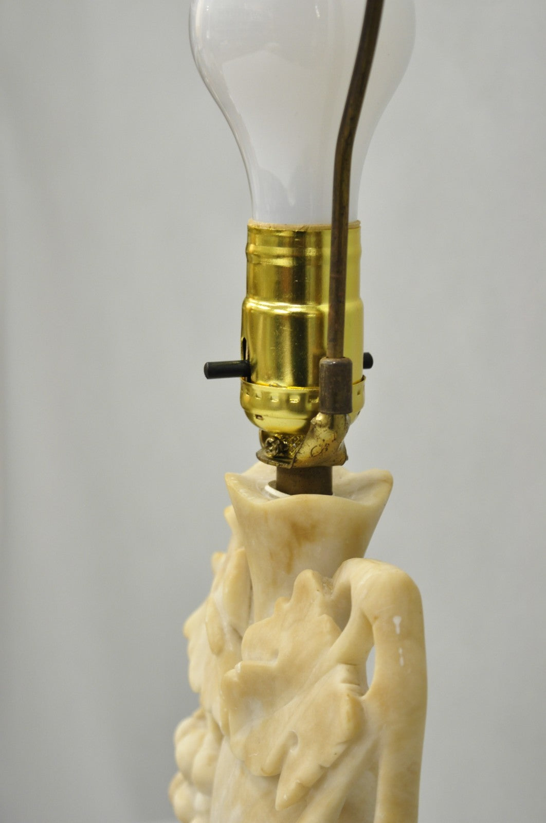 Art Nouveau Italian Carved Alabaster Marble Small Urn & Grapevine Table Lamp
