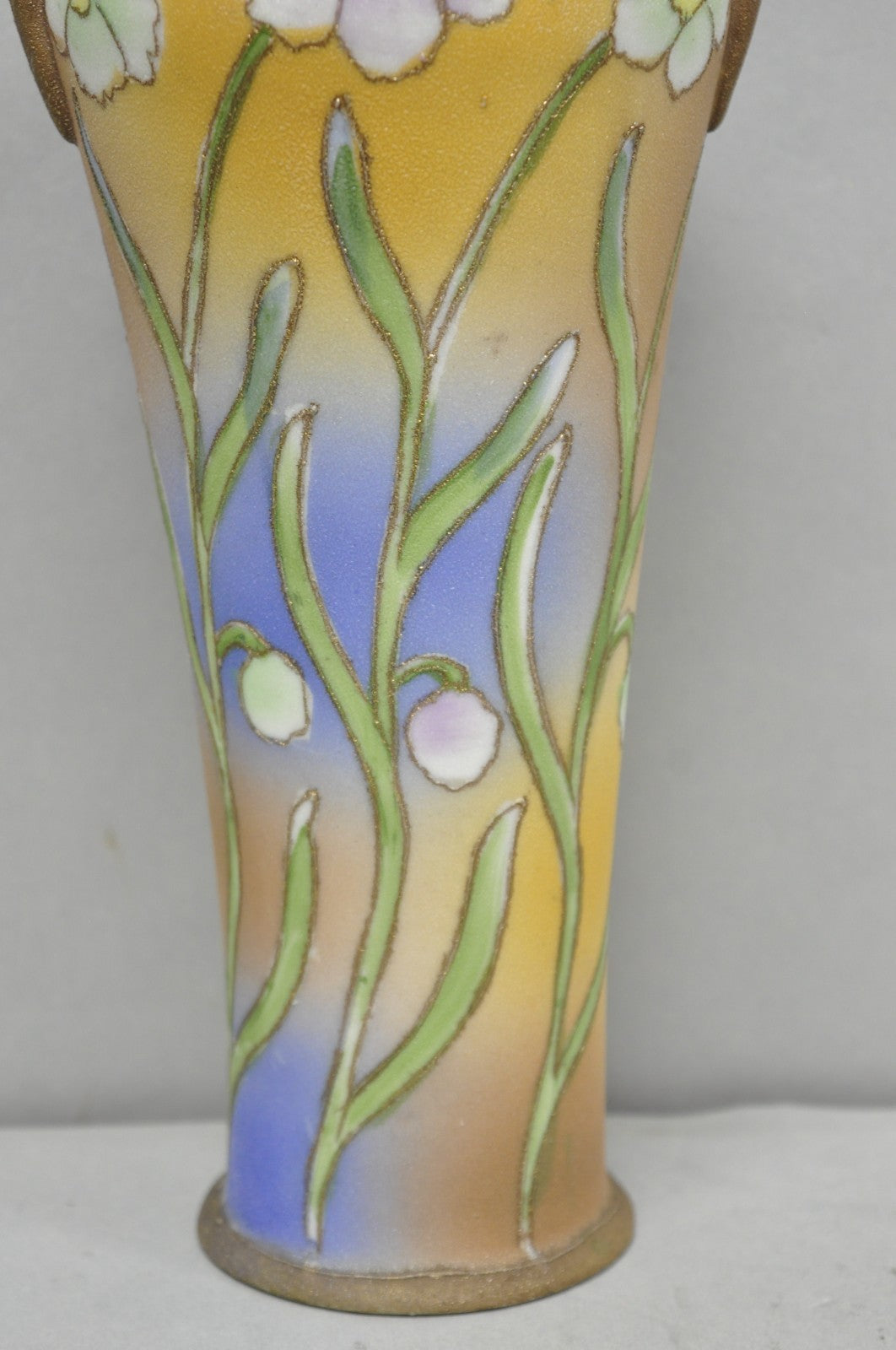 Nippon Coralene Decorated Royal Kinjo Japan Hand Painted Porcelain Handled Vase