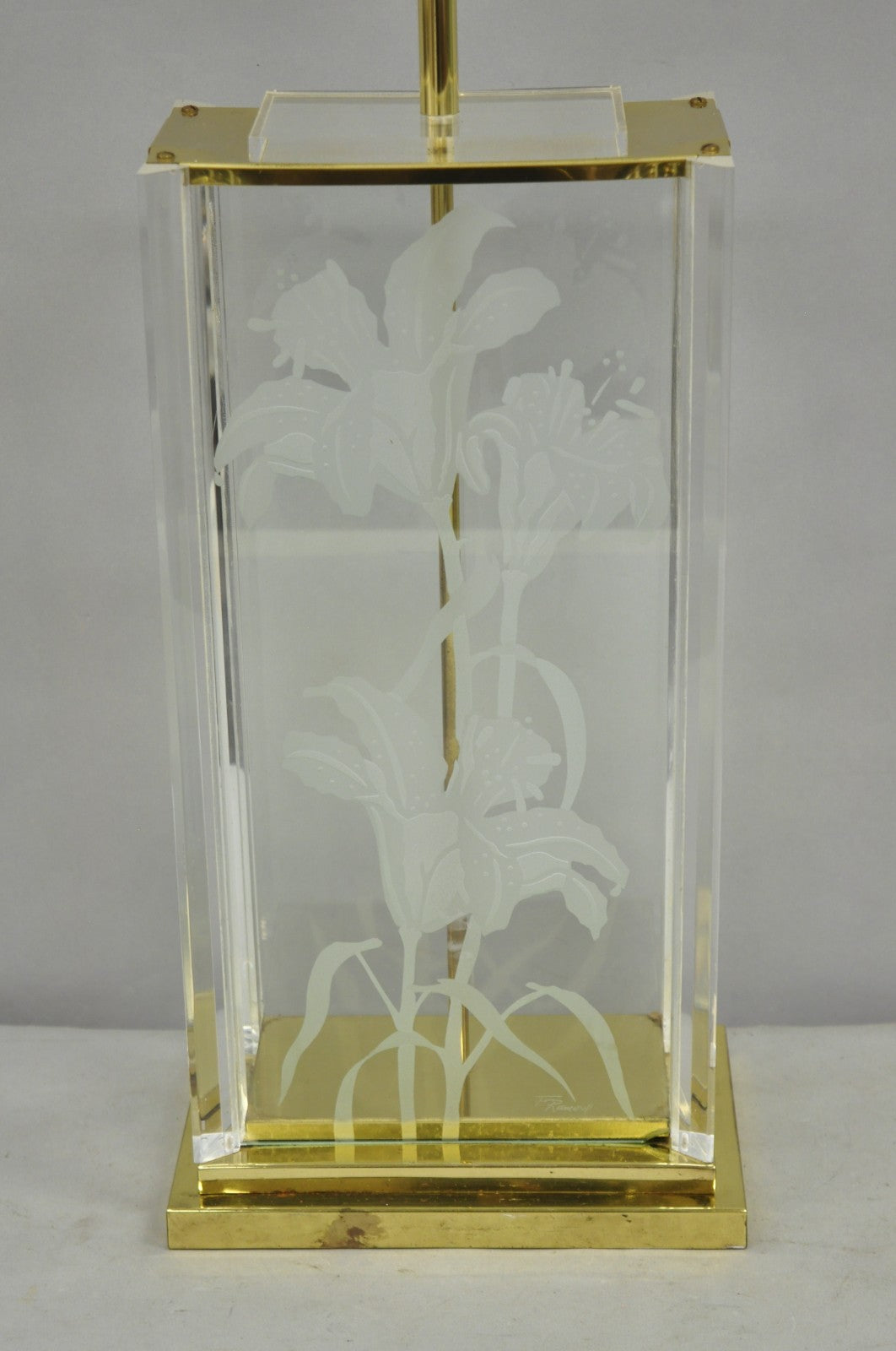 Vintage 1980s Fredrick Ramond Etched Lily Design Lucite Glass & Brass Table Lamp