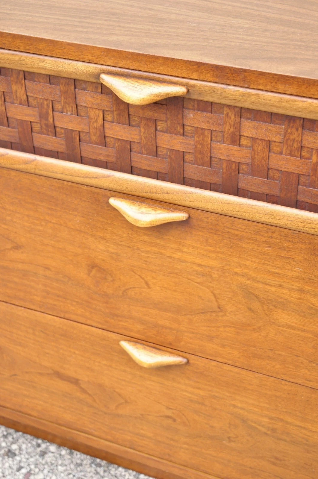 Lane Perception Altavista Mid Century Modern Walnut Laminate Top Dresser Chest