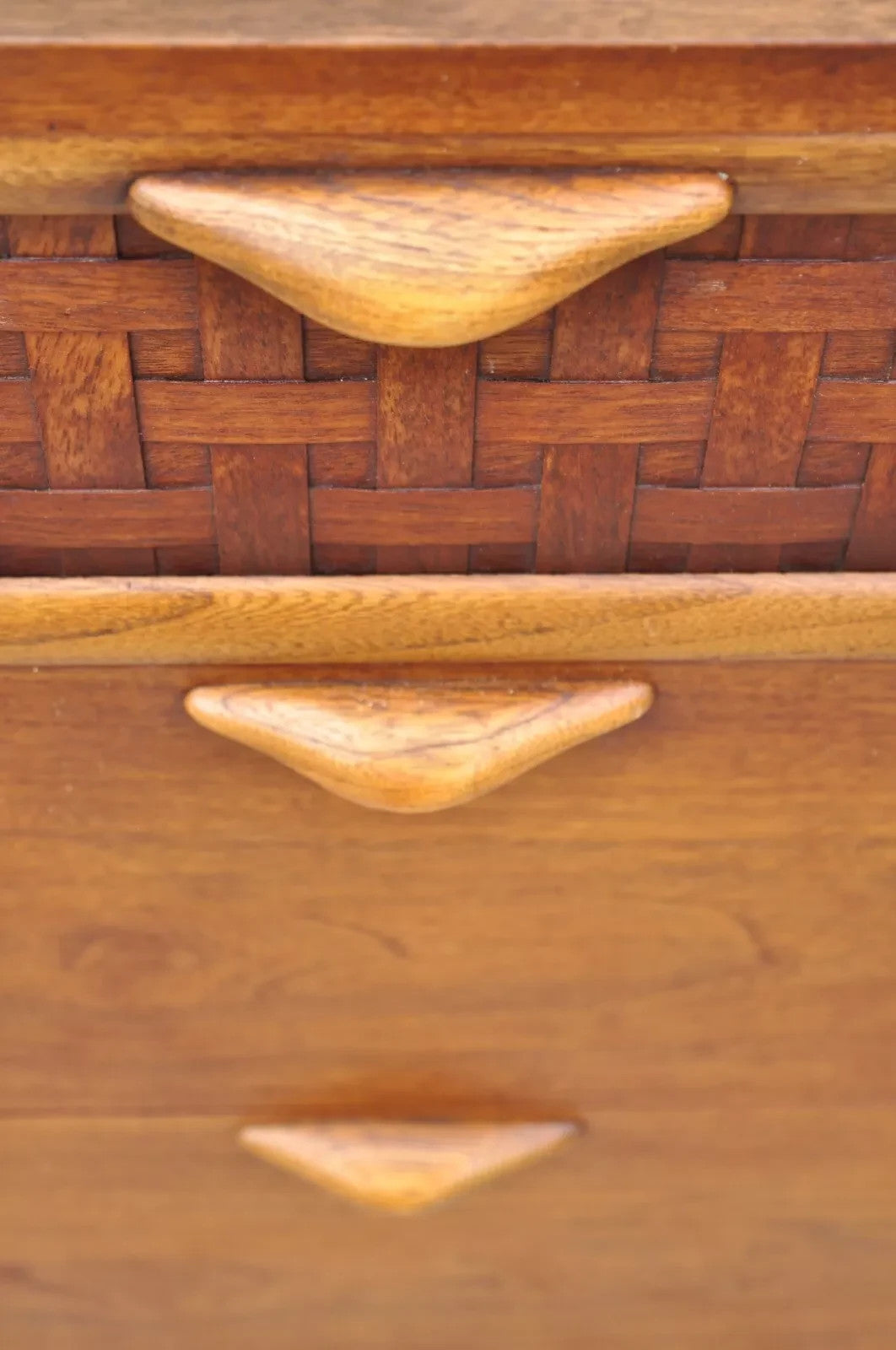 Lane Perception Altavista Mid Century Modern Walnut Laminate Top Dresser Chest