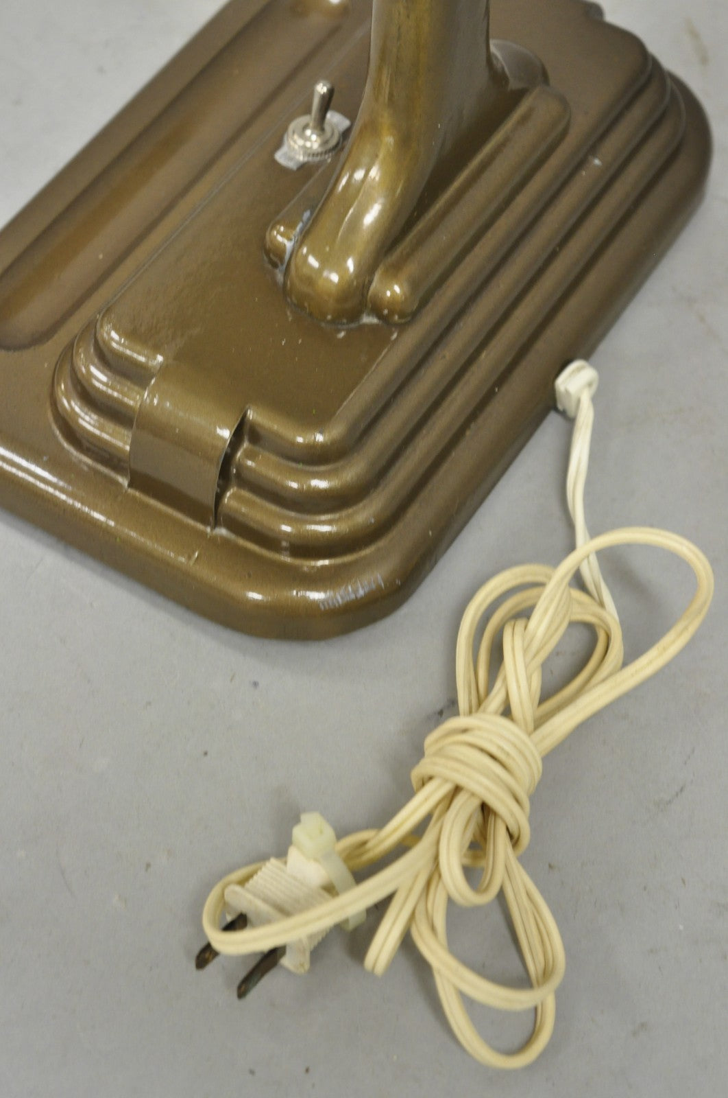 Vintage Mid Century Modern Art Deco Metal Bronze Finish Bankers Table Desk Lamp