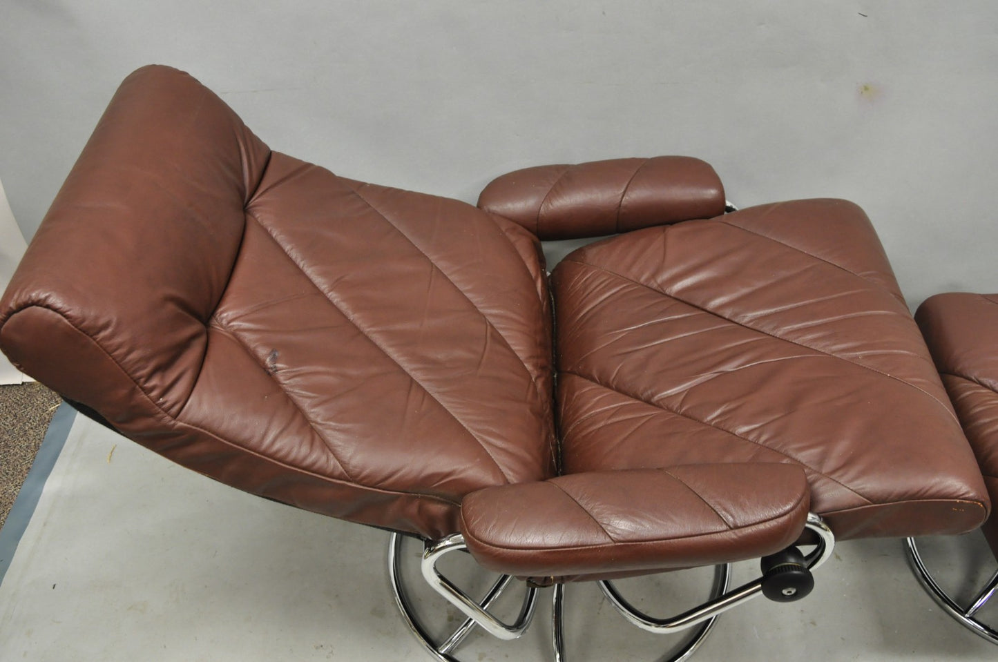 Vintage Ekornes Stressless Brown Leather Reclining Swivel Lounge Chair & Ottoman
