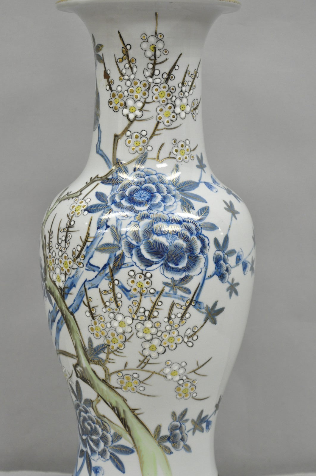 Vintage Chinoiserie Chinese Blue Flower Porcelain Jardiniere Vase Table Lamp