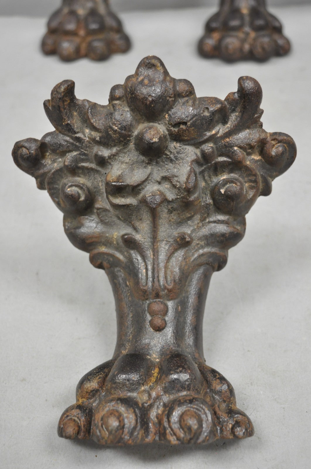 Victorian Style Cast Iron Bathtub Lion Claw Foot Paw Feet Floral Design 4 Pc Set