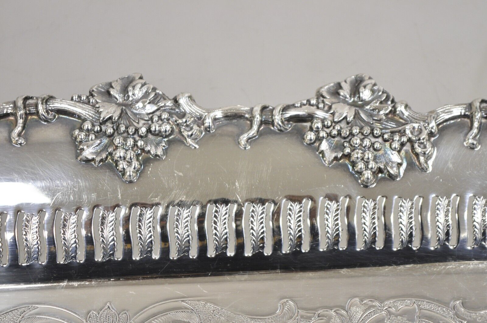 Antique Old English Repro 6589 Silver Plated Grapevine Serving Platter Tray