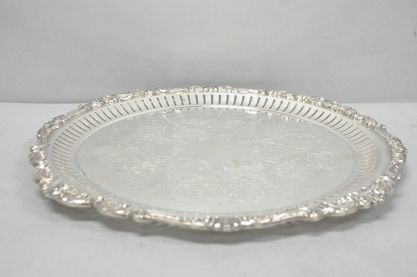 Vintage Baroque by Wallace Silver Plated Round Footed Serving Platter Bar Tray