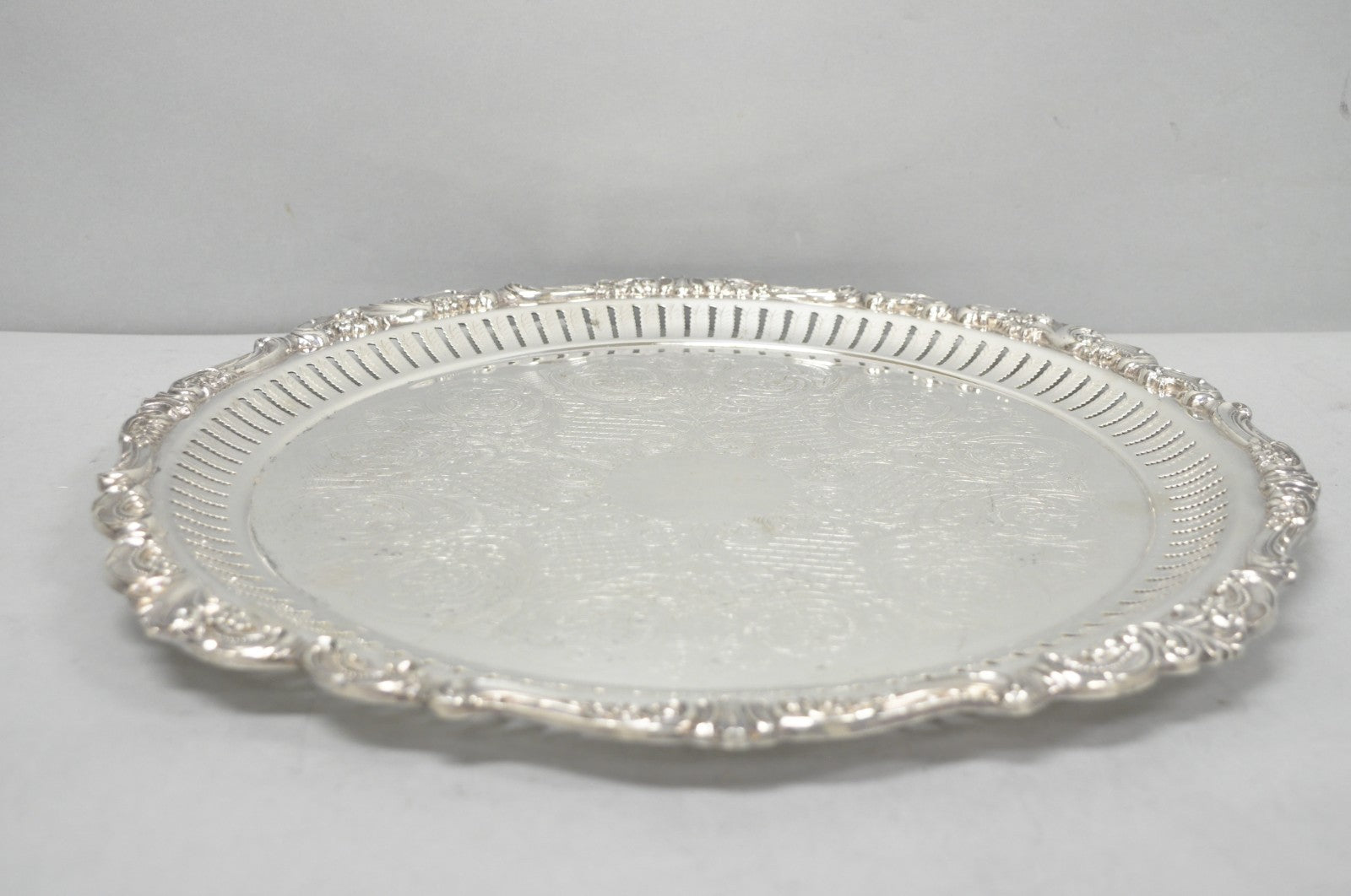 Vintage Baroque by Wallace Silver Plated Round Footed Serving Platter Bar Tray