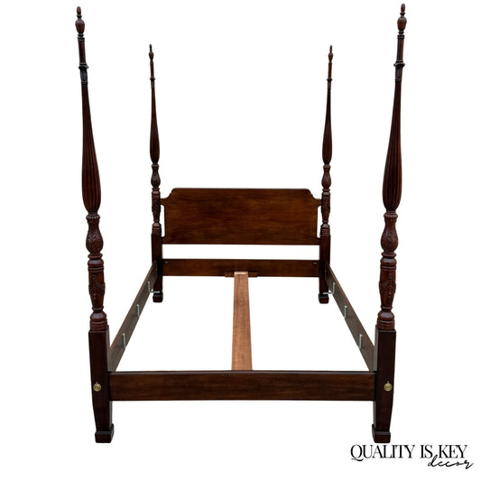 Henredon Georgian Chippendale Mahogany Queen Size Tall Carved Finial Poster Bed