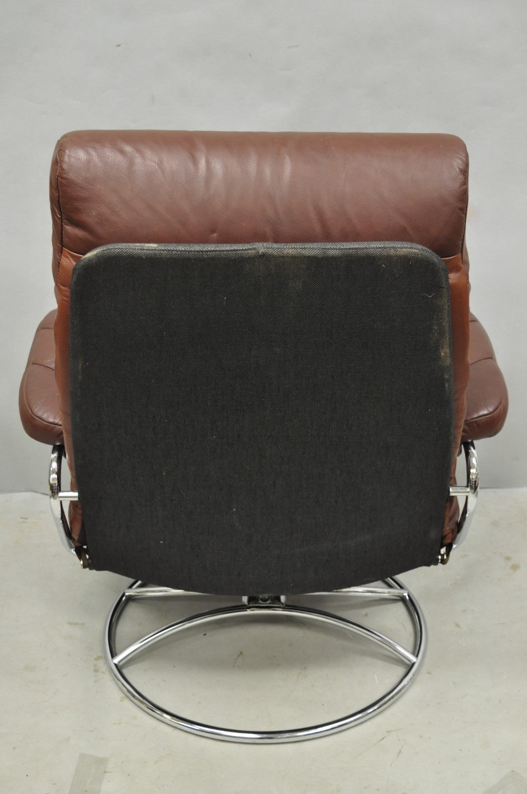Vintage Ekornes Stressless Brown Leather Reclining Swivel Lounge Chair & Ottoman