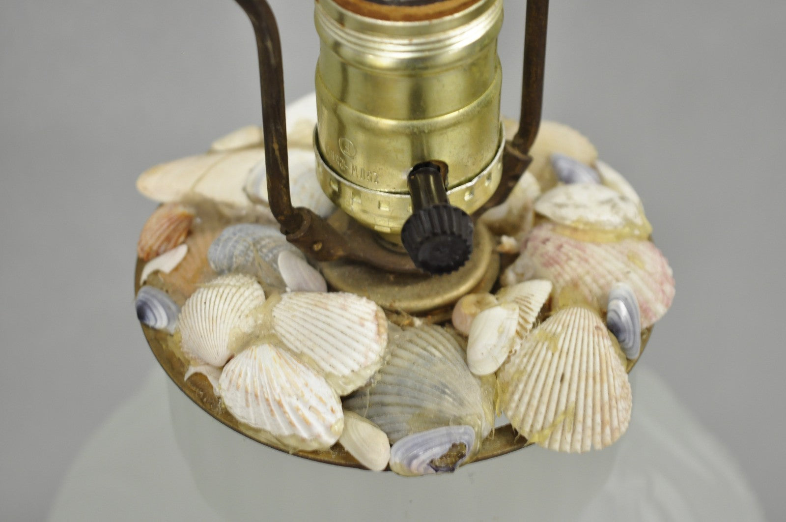 Vintage Chinoiserie Raised Satin Glass Tropical Birds Art Nouveau Table Lamp