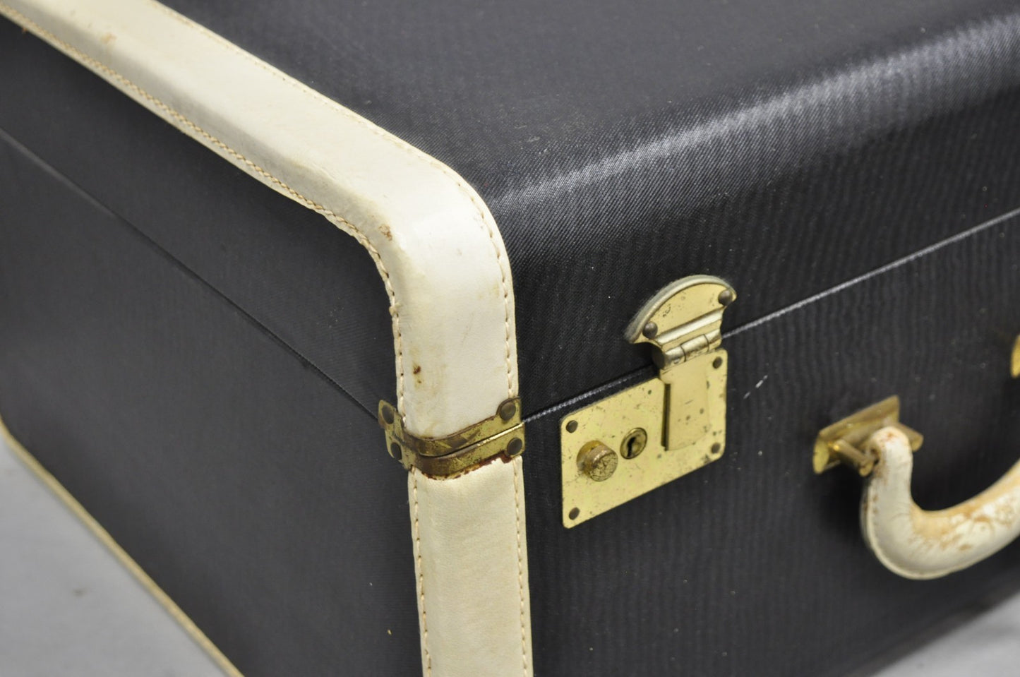 Vintage Art Deco Black & White Hard Case Travel Luggage Suitcase - 2 Pc Set