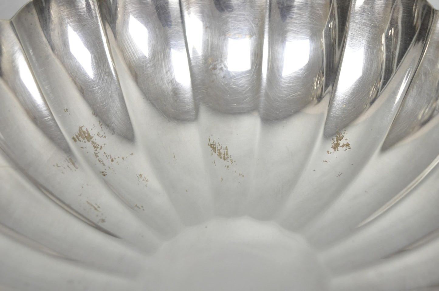 Vintage Reed & Barton Modern Silver Plated Oval Scalloped Pedestal Fruit Bowl