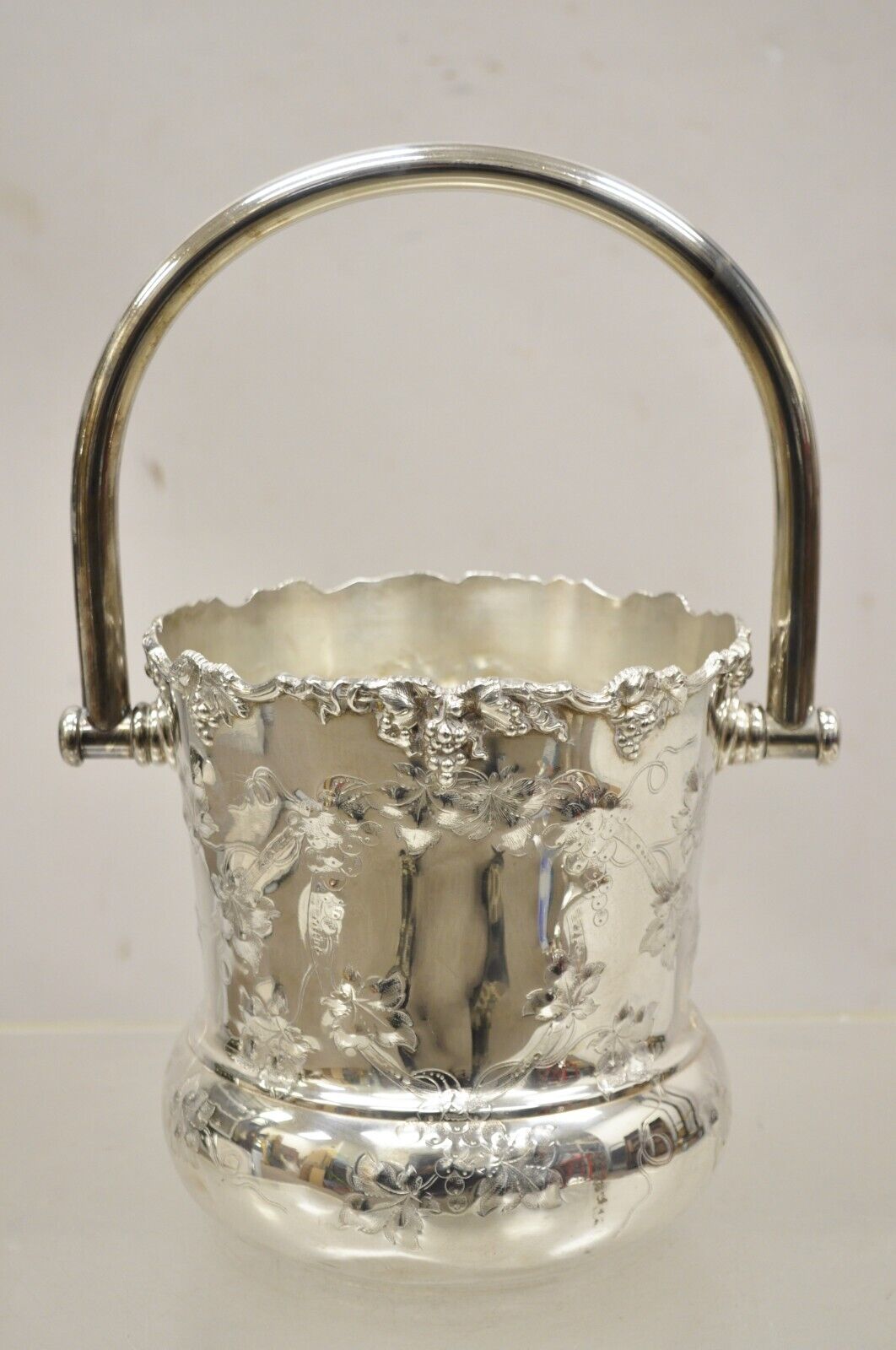 Antique BSCEP English Victorian Silver Plated  Grapevine Ice Bucket w Handle.