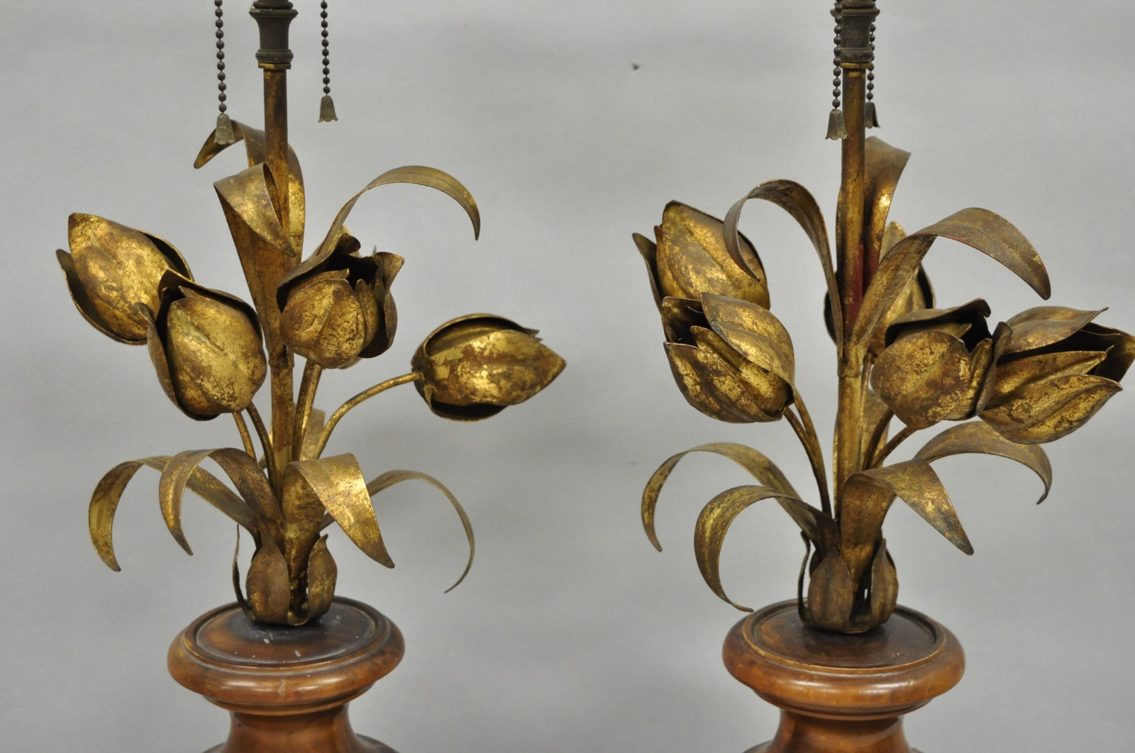 Vintage Italian Hollywood Regency Gold Gilt Iron Flower Bouquet Table Lamps Pair
