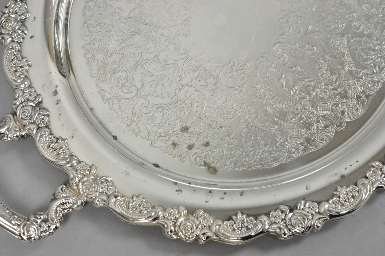 Vintage Oneida Silver Plated Round Twin Handle Serving Platter Bar Tray