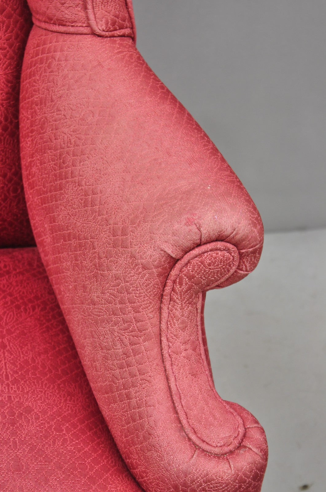 Antique Georgian Style Carved Mahogany High Wingback Lounge Chair w / Eagle Legs