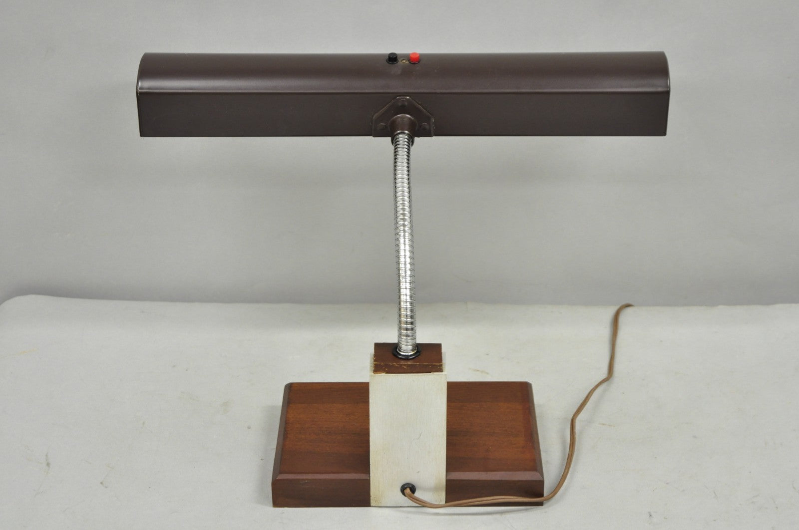 Vintage Mid Century Modern Gooseneck Walnut Base Brown Mad Men Desk Lamp