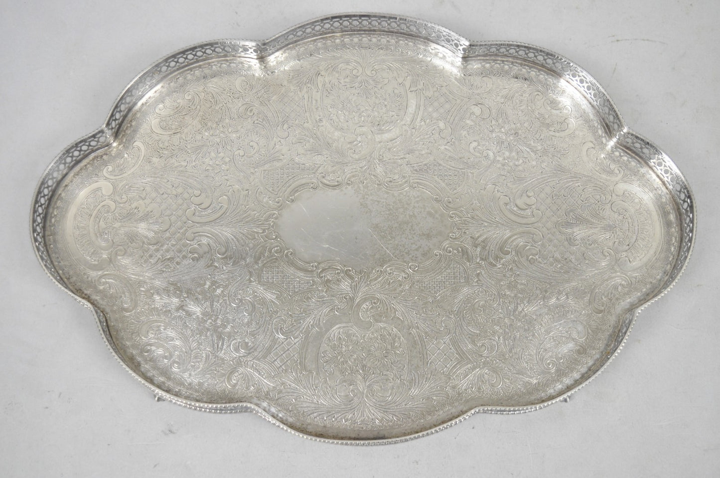 Sheffield England Chippendale Silver Plated Scalloped Serving Platter Bar Tray