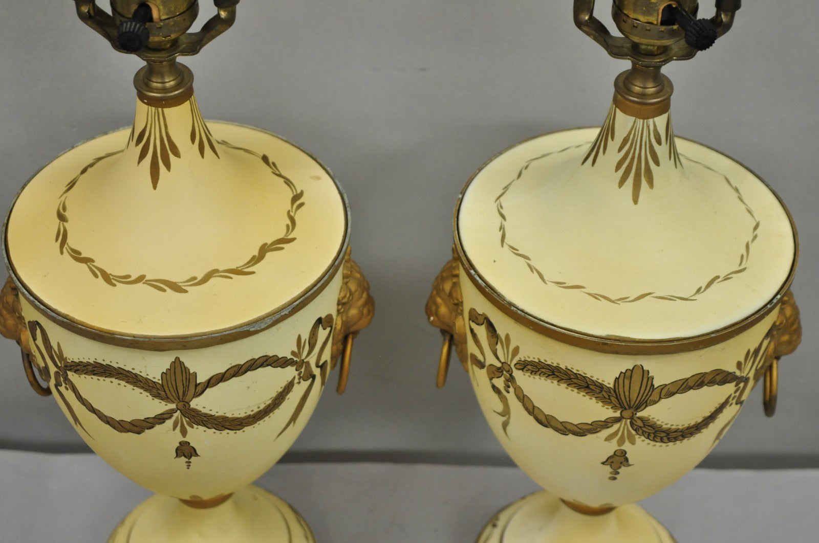 Vintage Italian Regency Tole Metal French Country Cream Gold Urn Table Lamp Pair