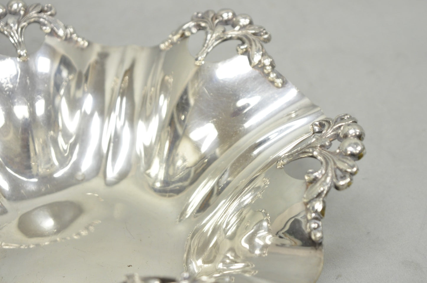 Vintage Victorian Silver Plated Scalloped Candy Dish Fruit Bowl Berry Design
