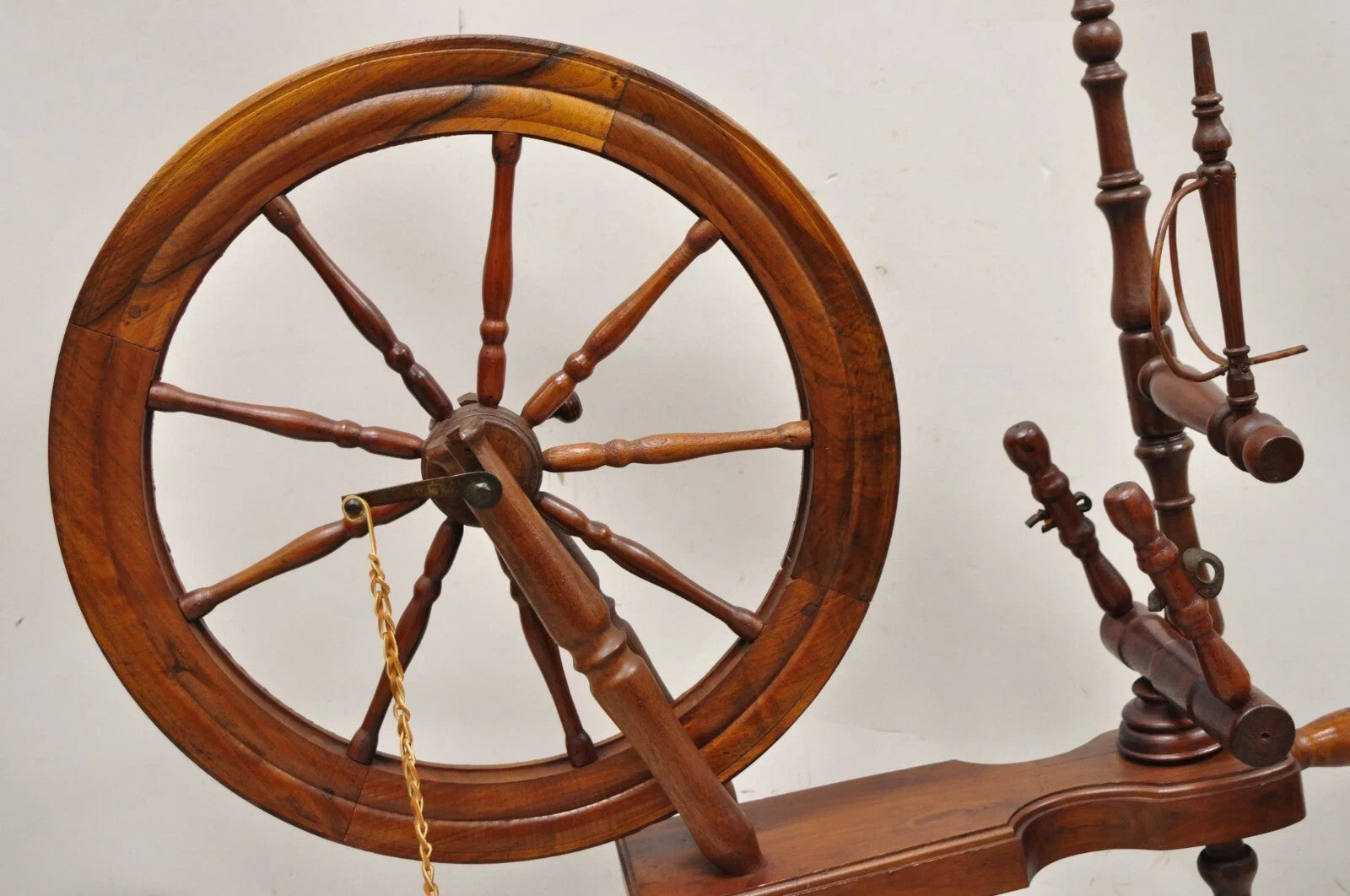 Antique Canadian Country Primitive Pine Wood Colonial Wooden Spinning Wheel