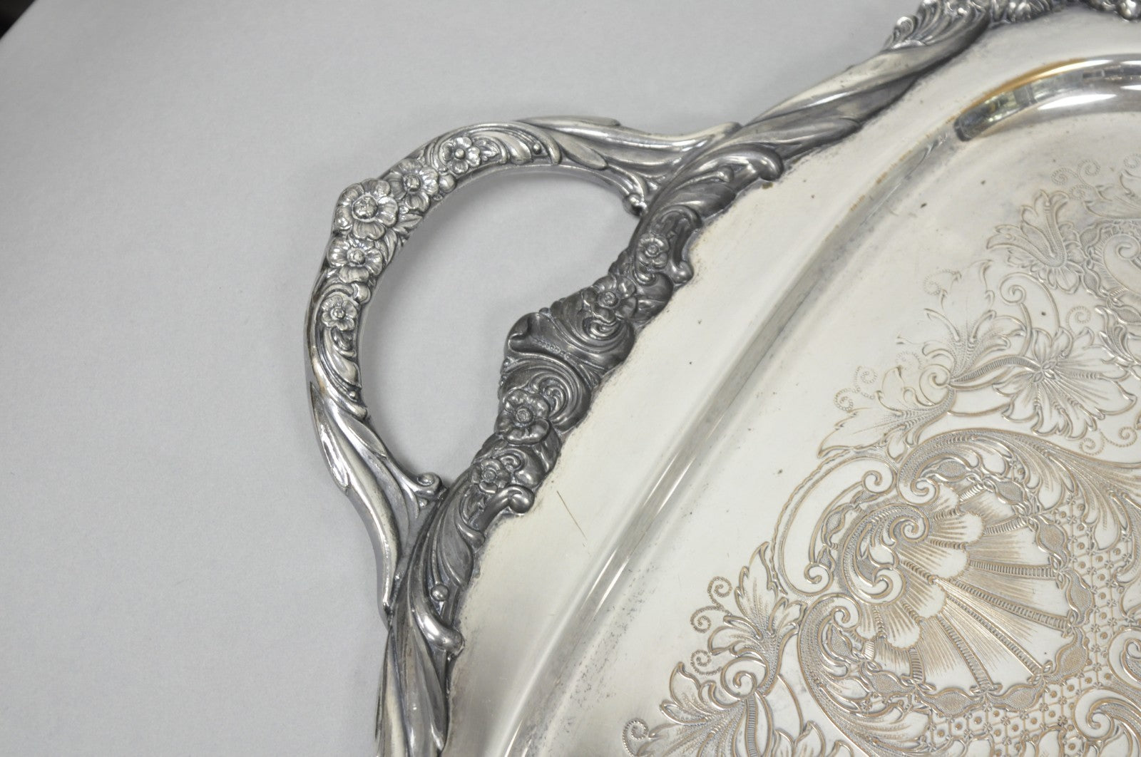 Vintage 1847 Rogers Bros Heritage 9492 Large Silver Plated Serving Platter Tray